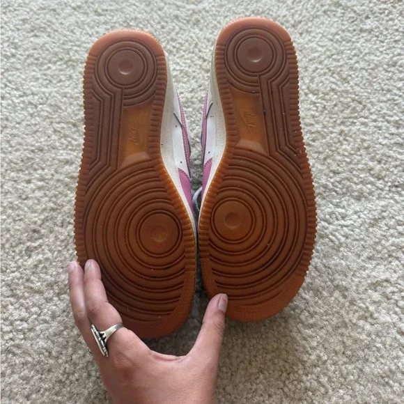 Nike Women’s Custom Air Force 1 - Picture 5 of 6
